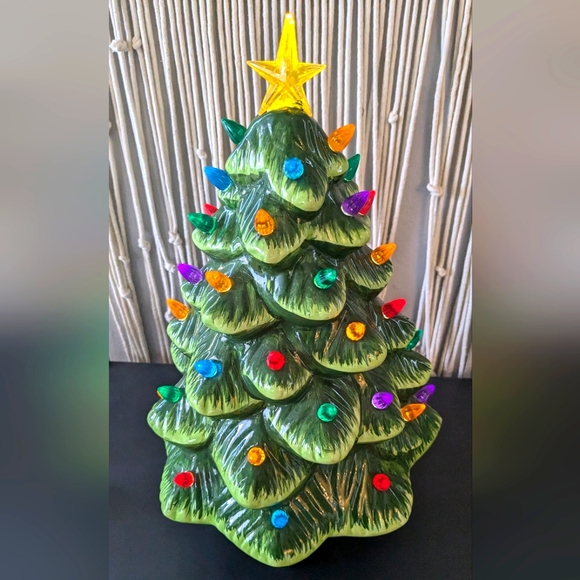 Mr. Christmas ceramic nostalgia lightup Christmas tree 15" - Picture 2 of 3